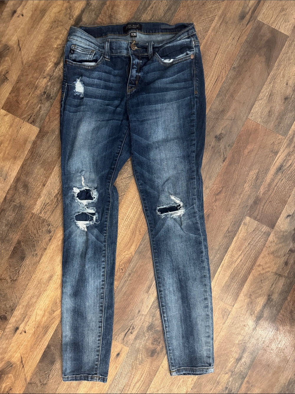Judy Blue Medium Wash Ripped Skinny Jeans